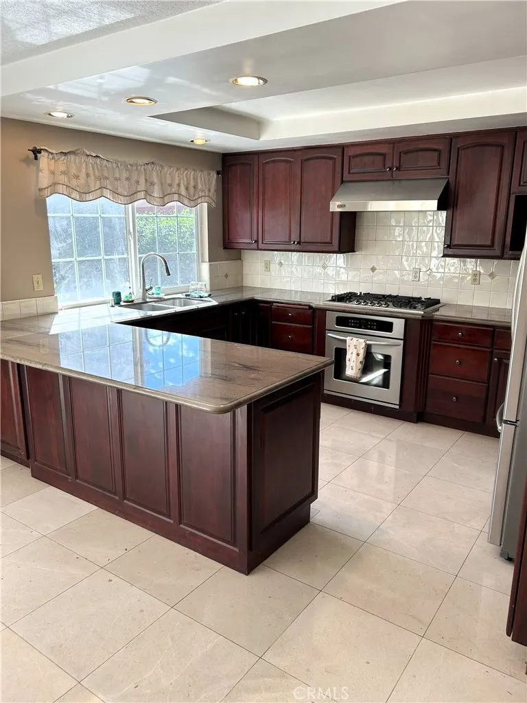 12512 Sandycreek Lane, Cerritos, California 90703 home-pic-2