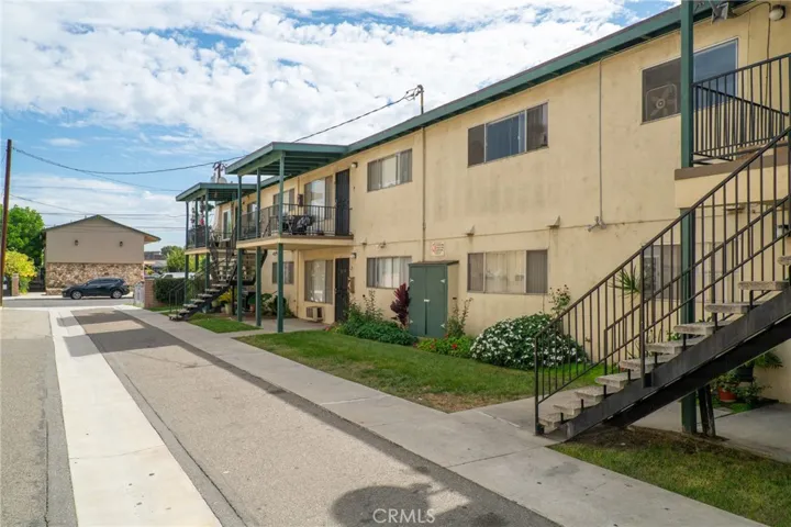 6041 Fullerton Avenue, Buena Park, California 90621