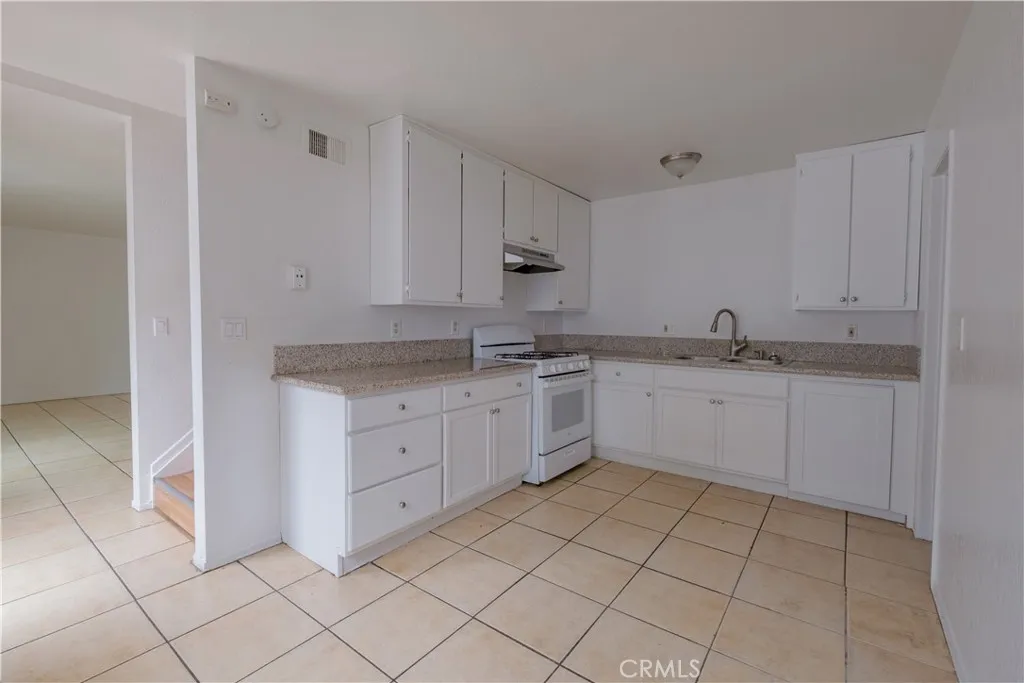 3771 Harvill Lane, Riverside, California 92503 home-pic-12