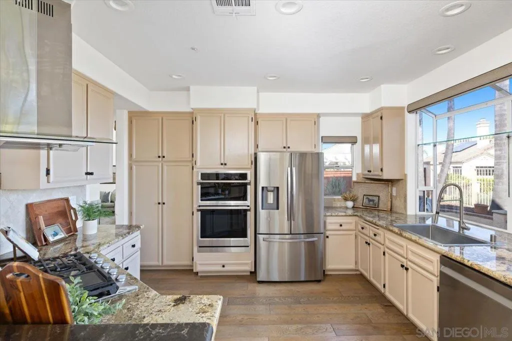 2292 Rock Crest Gln, Escondido, California 92026 home-pic-10