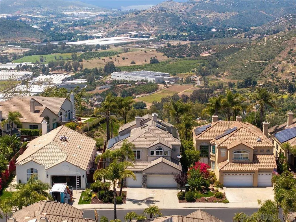 2292 Rock Crest Gln, Escondido, California 92026 home-pic-41