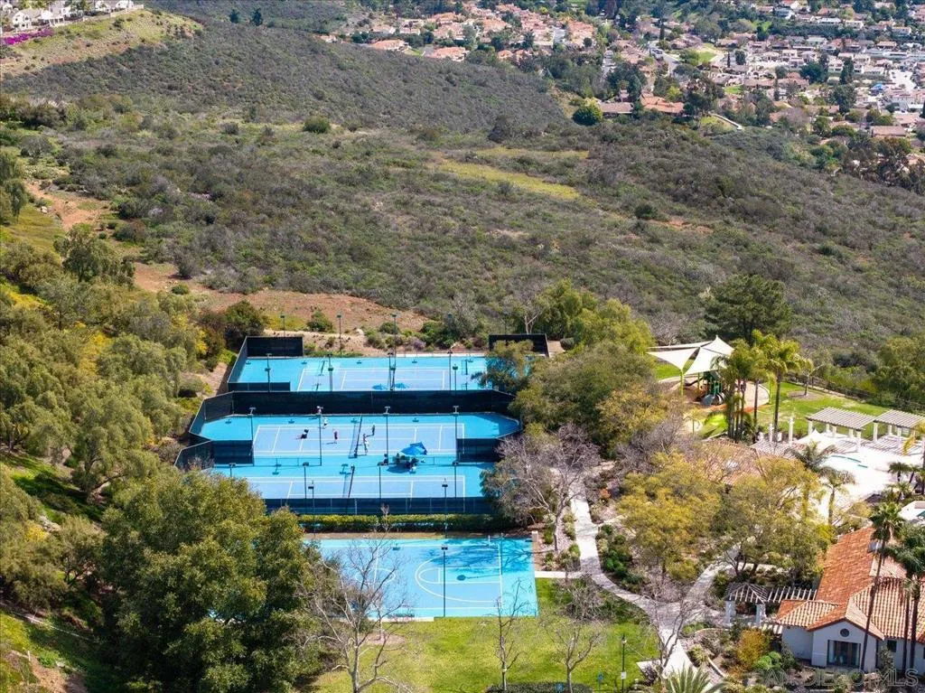 2292 Rock Crest Gln, Escondido, California 92026 home-pic-49