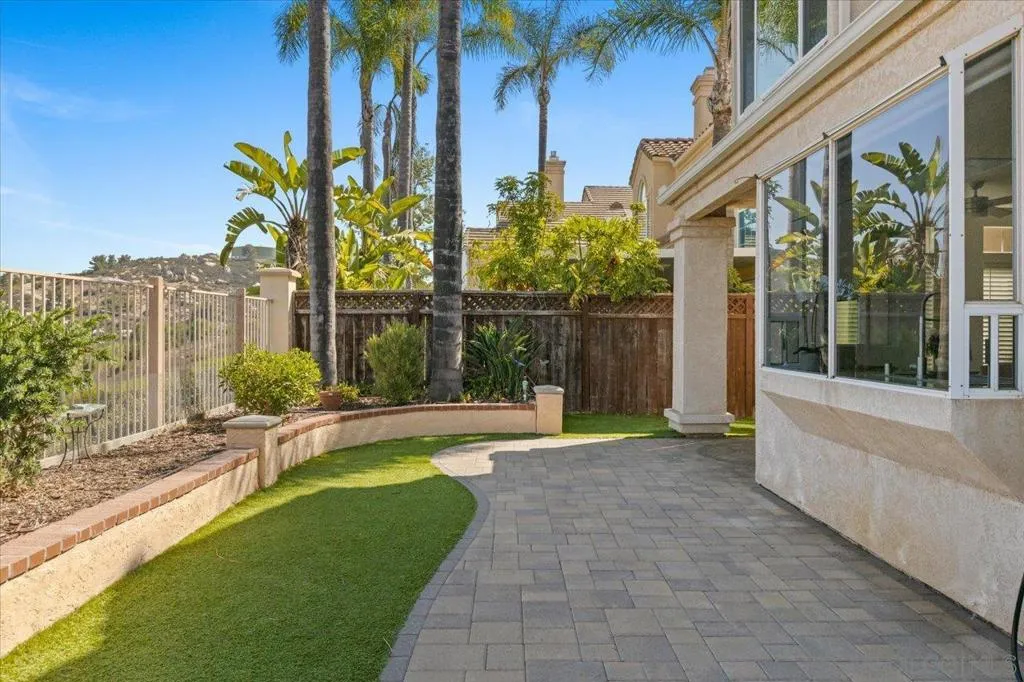 2292 Rock Crest Gln, Escondido, California 92026 home-pic-35