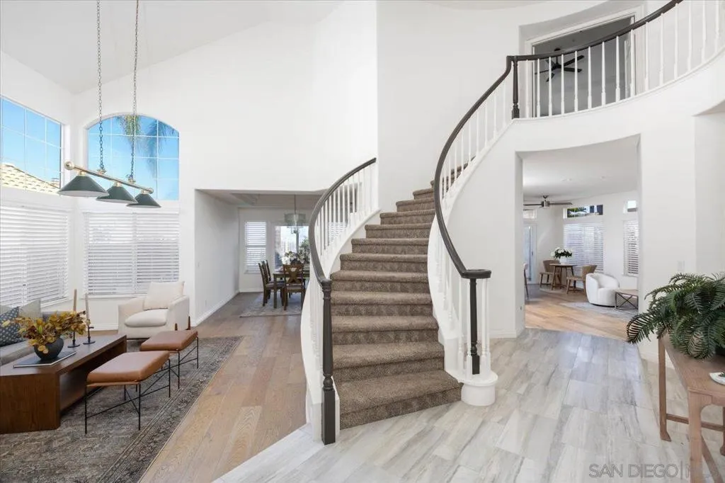 2292 Rock Crest Gln, Escondido, California 92026 home-pic-4