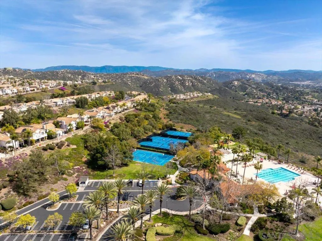 2292 Rock Crest Gln, Escondido, California 92026 home-pic-43