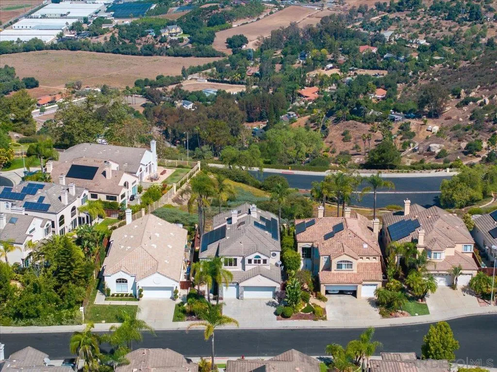 2292 Rock Crest Gln, Escondido, California 92026 home-pic-56