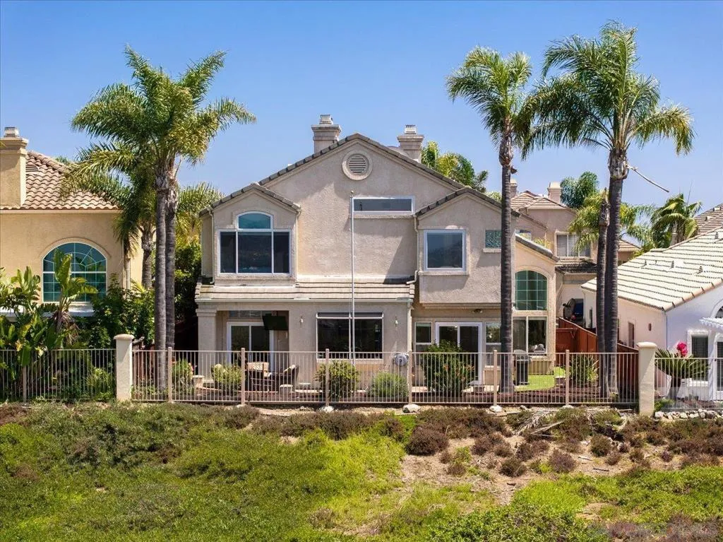 2292 Rock Crest Gln, Escondido, California 92026 home-pic-1