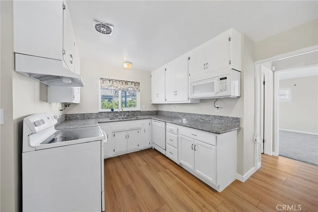 34350 Cedar Avenue, Yucaipa, California 92399 home-pic-7