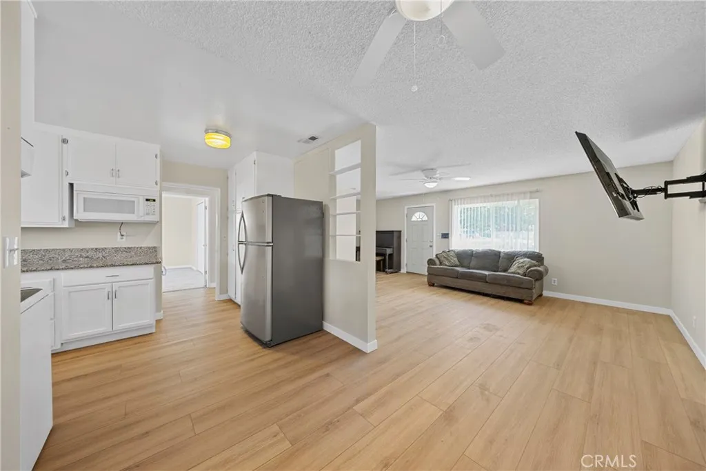 34350 Cedar Avenue, Yucaipa, California 92399 home-pic-4
