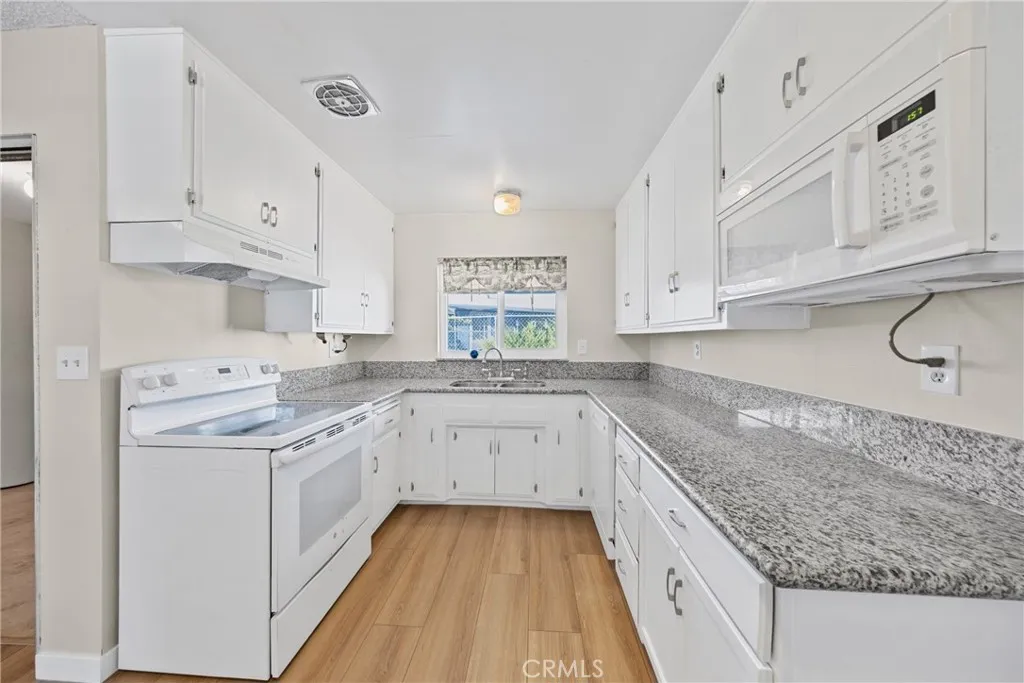 34350 Cedar Avenue, Yucaipa, California 92399 home-pic-6
