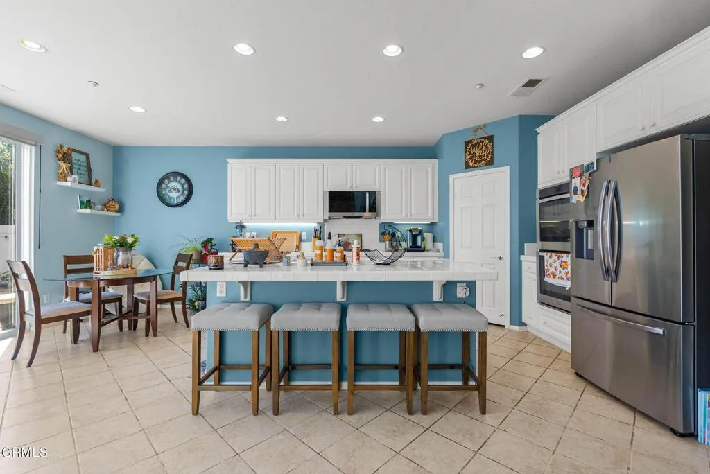 3514 Dunkirk Drive, Oxnard, California 93035 home-pic-10