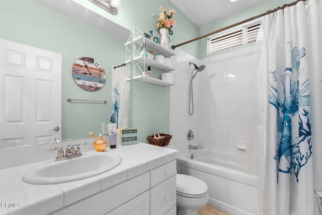 3514 Dunkirk Drive, Oxnard, California 93035 home-pic-24