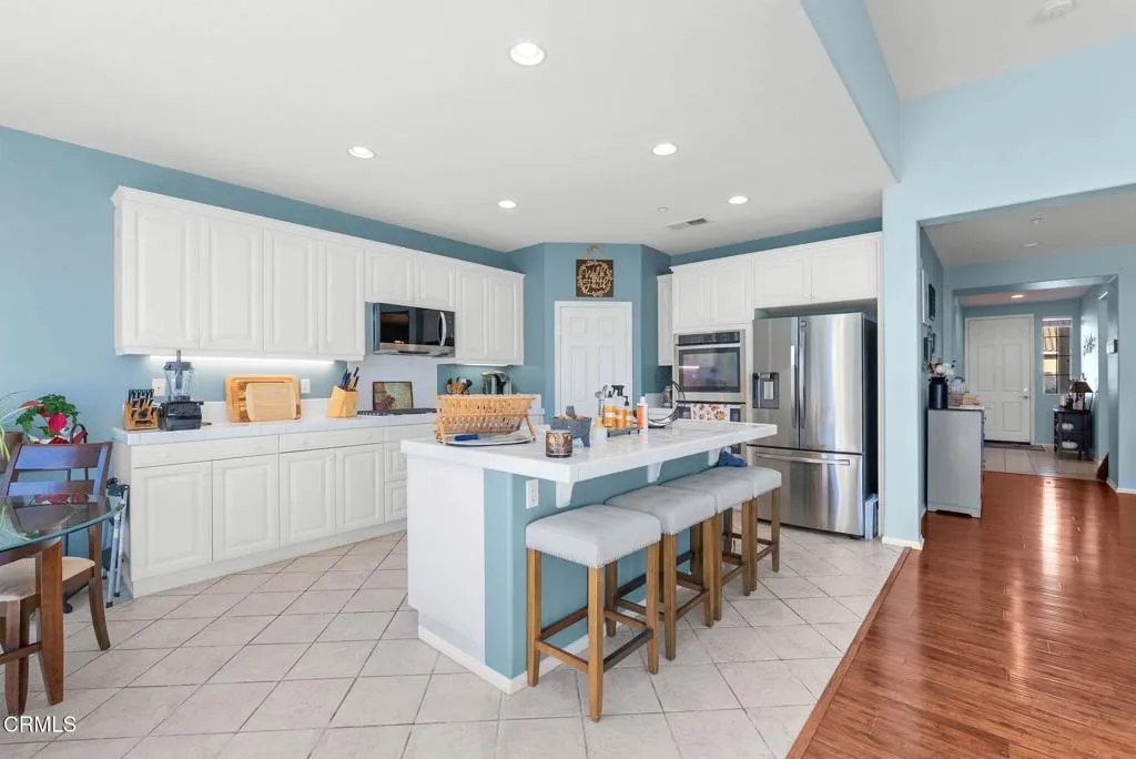 3514 Dunkirk Drive, Oxnard, California 93035 home-pic-11