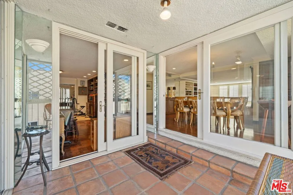 321 N Oakhurst Drive 403, Beverly Hills, California 90210 home-pic-7