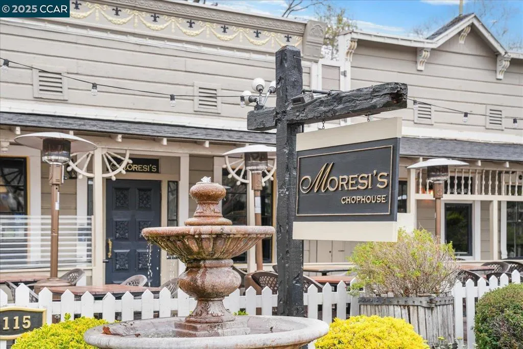 1280 Shell Cir, Clayton, California 94517 home-pic-54