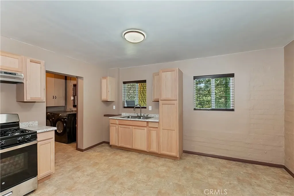 617 Acacia, Crestline, California 92325 home-pic-36