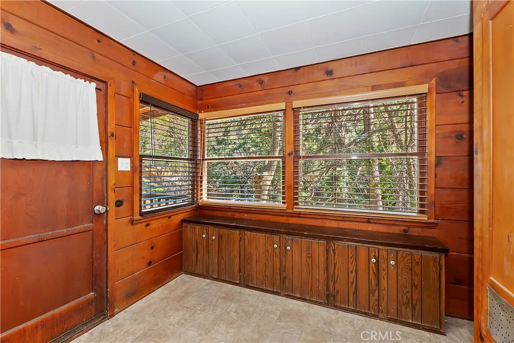 617 Acacia, Crestline, California 92325 home-pic-16