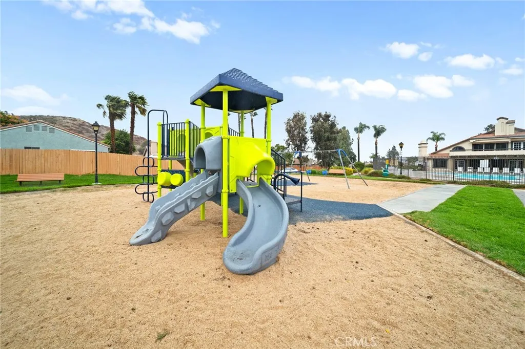 27780 Hillpointe Drive, Menifee, California 92585 home-pic-35