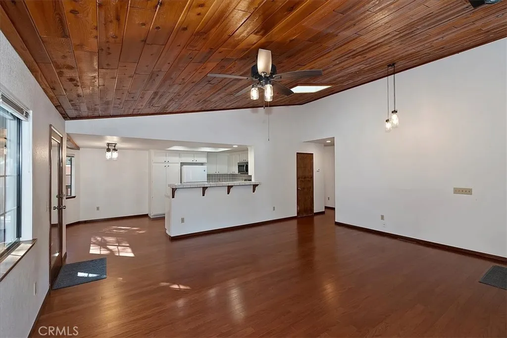 524 E Mountain View, Big Bear City, California 92314 home-pic-9
