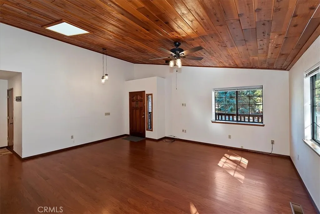 524 E Mountain View, Big Bear City, California 92314 home-pic-6
