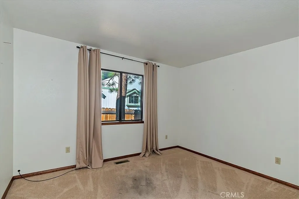 524 E Mountain View, Big Bear City, California 92314 home-pic-27