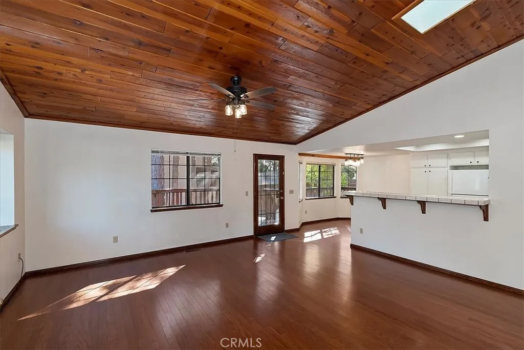 524 E Mountain View, Big Bear City, California 92314 home-pic-8