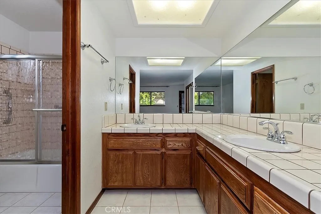 524 E Mountain View, Big Bear City, California 92314 home-pic-22