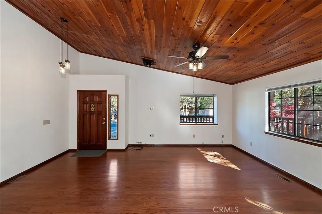 524 E Mountain View, Big Bear City, California 92314 home-pic-10