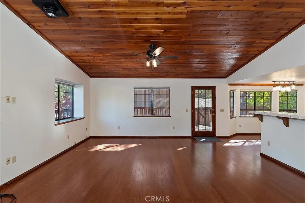 524 E Mountain View, Big Bear City, California 92314 home-pic-7