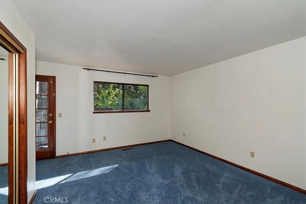 524 E Mountain View, Big Bear City, California 92314 home-pic-17