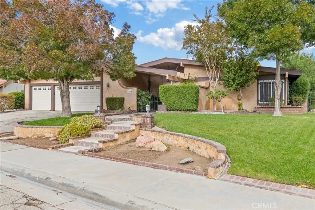 44028 Galion Avenue, Lancaster, California 93536 home-pic-4