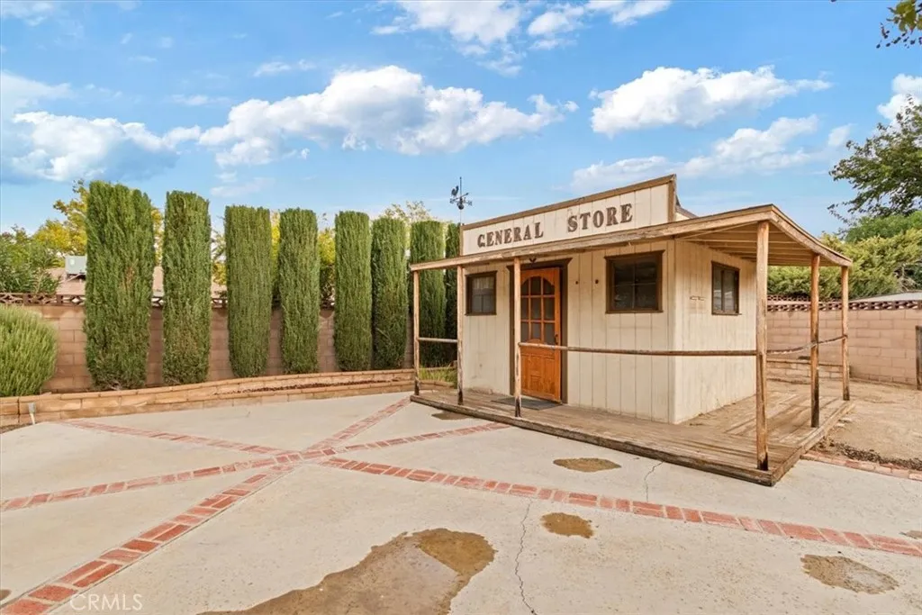 44028 Galion Avenue, Lancaster, California 93536 home-pic-12