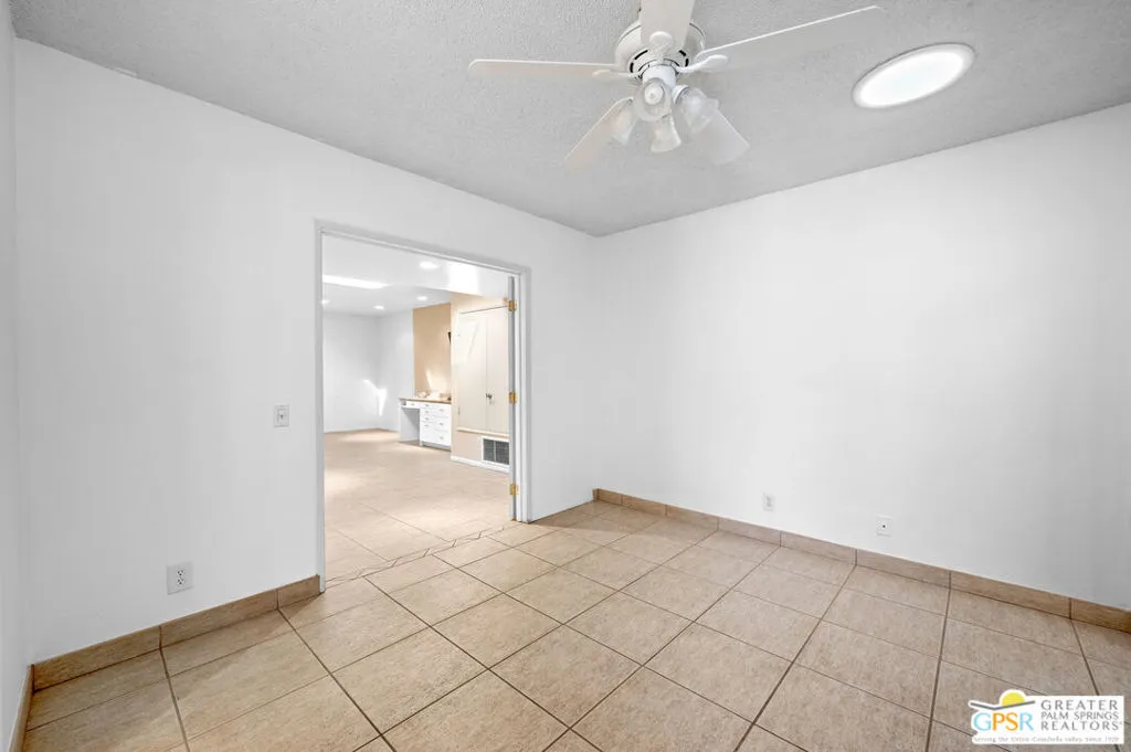 2033 E Ramon Road 2c, Palm Springs, California 92264 home-pic-15