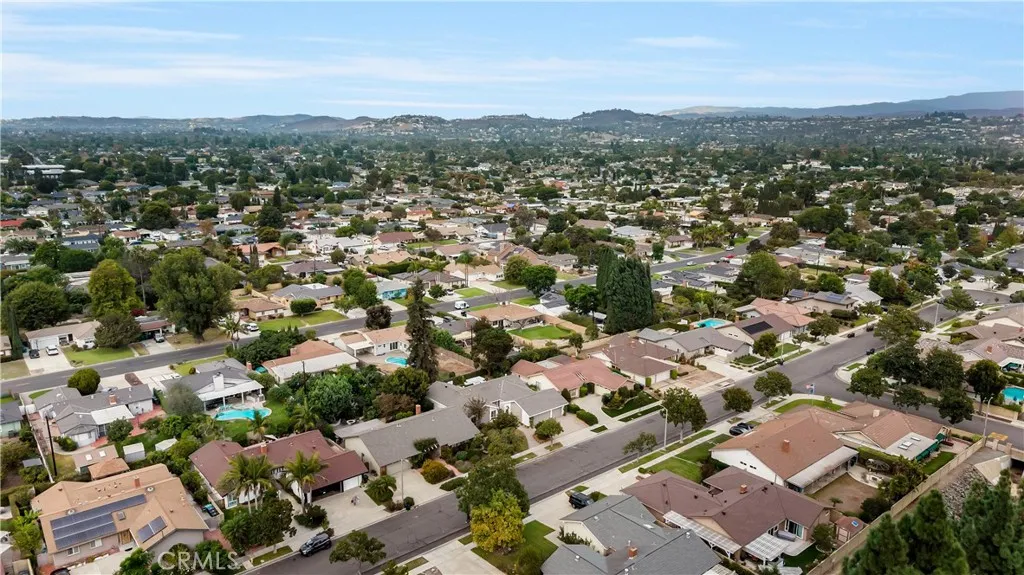 17841 Lucero, Tustin, California 92780 home-pic-37