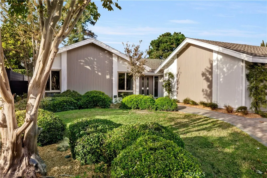 17841 Lucero, Tustin, California 92780 home-pic-36