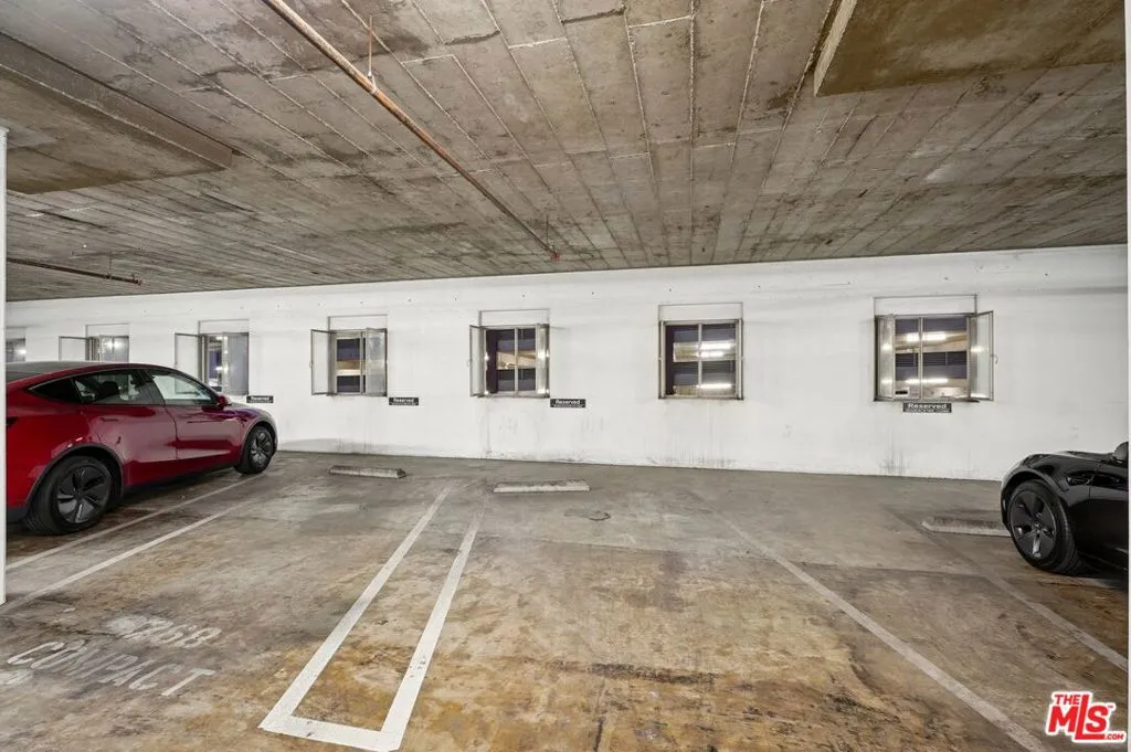 645 W 9th Street 530, Los Angeles, California 90015 home-pic-23