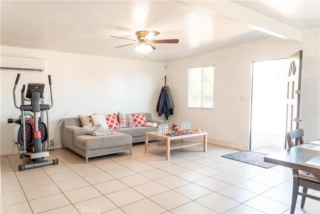 16593 Forrest, Victorville, California 92395 home-pic-4