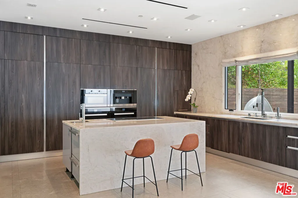 23136 Park Contessa, Calabasas, California 91302 home-pic-7