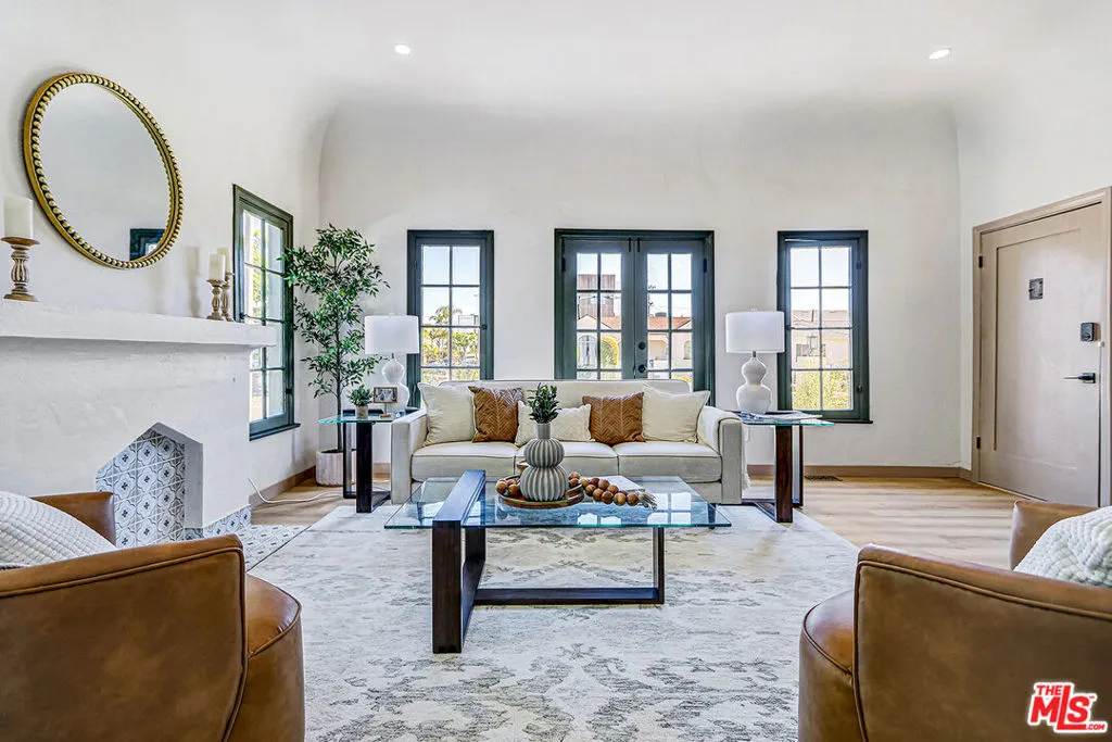 1801 S Sycamore Avenue, Los Angeles, California 90019 home-pic-10