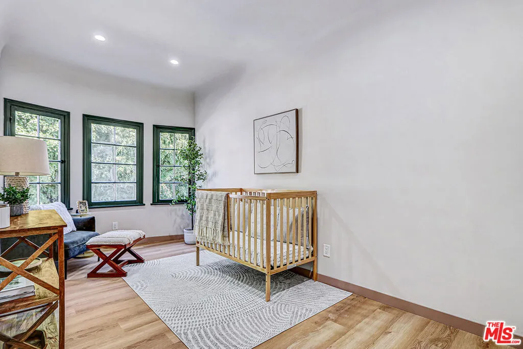 1801 S Sycamore Avenue, Los Angeles, California 90019 home-pic-16