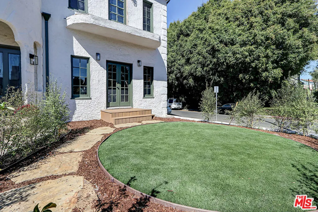 1801 S Sycamore Avenue, Los Angeles, California 90019 home-pic-2