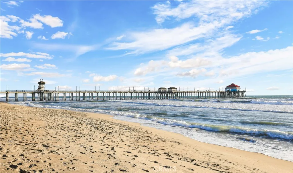 17231 Lido Ln, Huntington Beach, California 92647 home-pic-23
