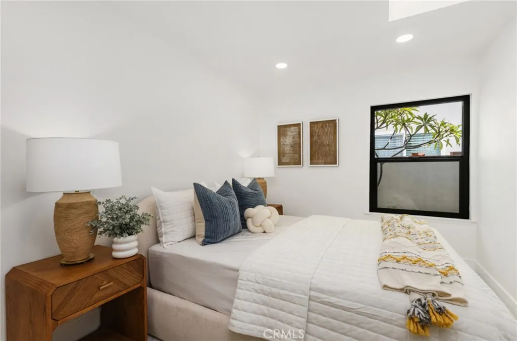 17231 Lido Ln, Huntington Beach, California 92647 home-pic-15