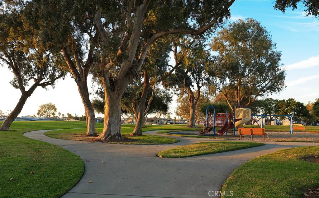 17231 Lido Ln, Huntington Beach, California 92647 home-pic-29