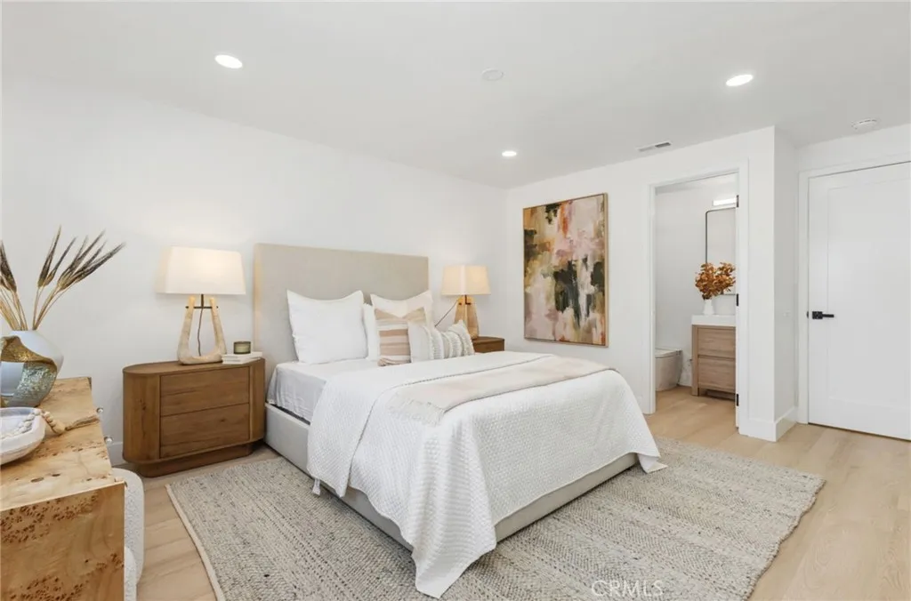 17231 Lido Ln, Huntington Beach, California 92647 home-pic-12