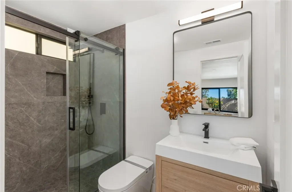 17231 Lido Ln, Huntington Beach, California 92647 home-pic-16