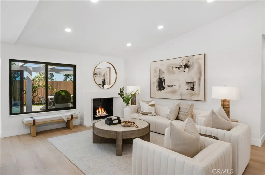 17231 Lido Ln, Huntington Beach, California 92647 home-pic-7