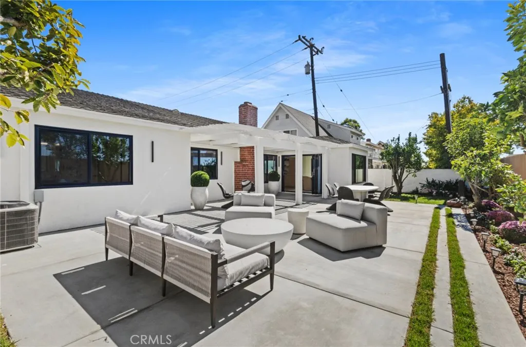 17231 Lido Ln, Huntington Beach, California 92647 home-pic-19