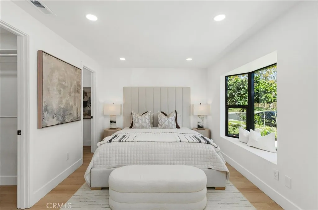 17231 Lido Ln, Huntington Beach, California 92647 home-pic-9
