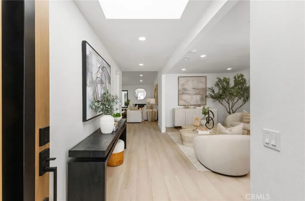 17231 Lido Ln, Huntington Beach, California 92647 home-pic-2